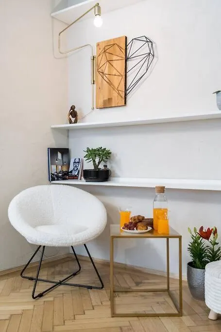 Stylish & Charming Apartment - City Center Bucharest 0*,  Romania