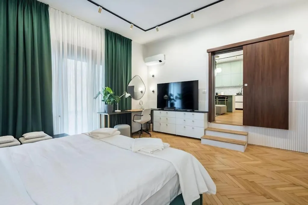 Stylish & Charming Apartment - City Center Bucharest 0*,  Romania