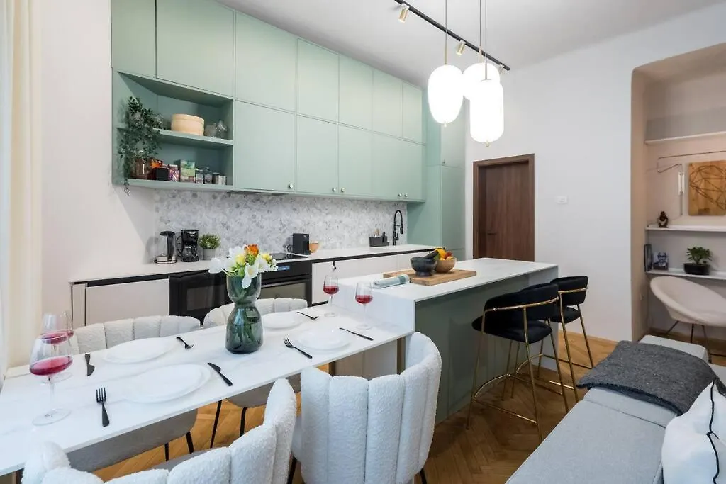 Stylish & Charming Apartment - City Center Bucharest 0*,
