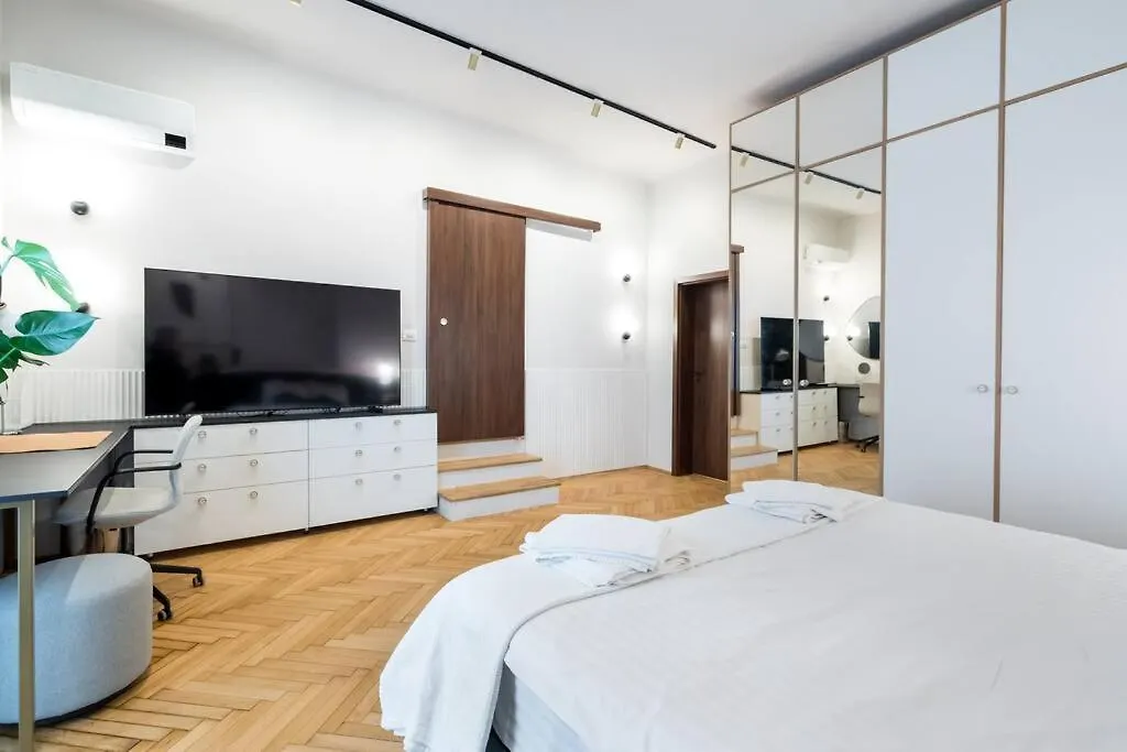 Stylish & Charming Apartment - City Center Bucharest 0*,  Romania